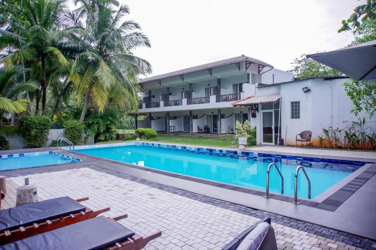 Blue Fox Hikkaduwa Hotel